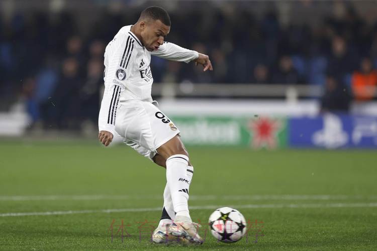 马卡:皇马坚持立场 若休息不足72小时将拒绝参赛