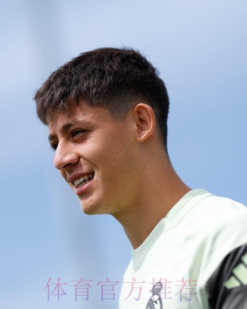 龙赛罗怒喷皇马:签一堆平庸之辈 管理方式业余 龙赛罗怒喷皇马:签一堆平庸之辈 管理方式业余